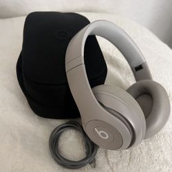 Beats Studio Pro Wireless Headphones - Sandstone