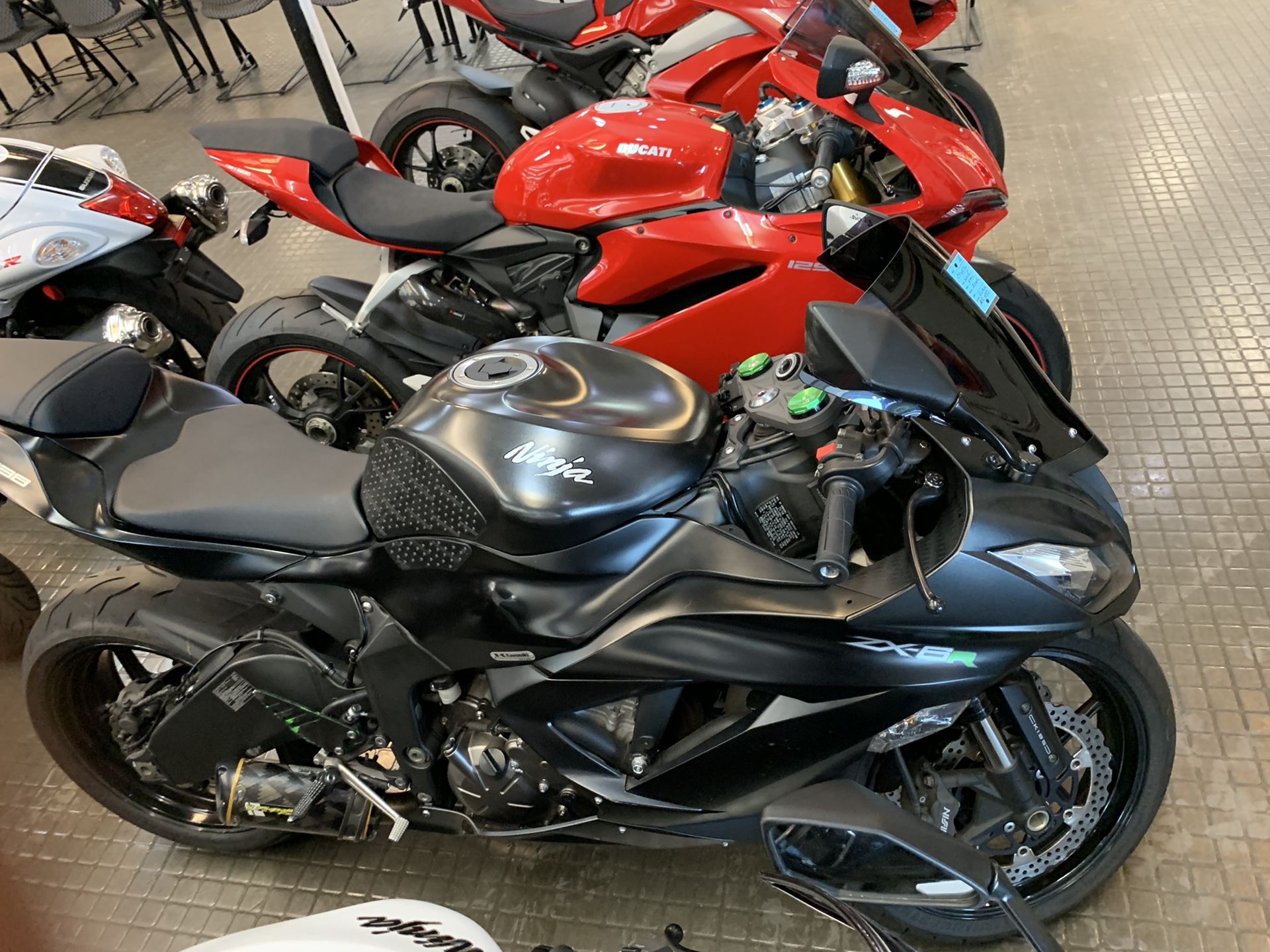 USED KAWASAKI NINJA ZX-6R