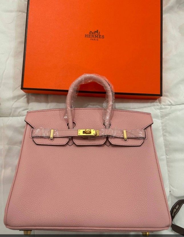 Hermès Pink Leather Bag – $1,600 ( Excellent Condition)