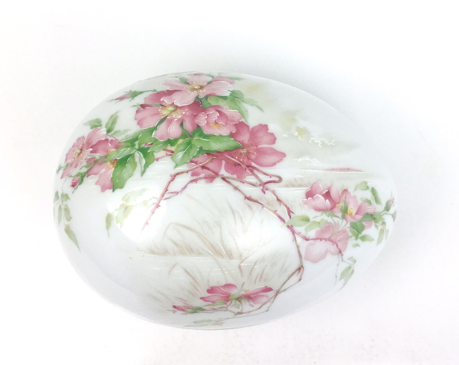 Vintage Limoges France Wild Rose Egg Shaped Fine Porcelain Trinket Bo