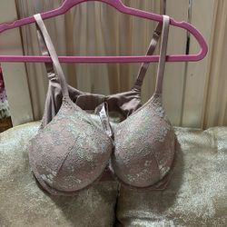 VICTORIA’S SECRET 38C