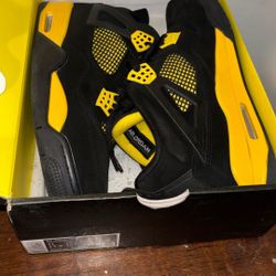 Jordan Retro 4s 