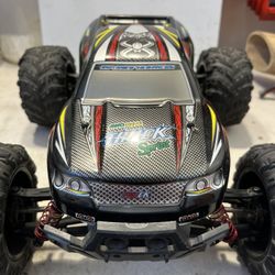 Remote comtrol Xinlenhong 9125 truck with extras not arrma traxxas losi axial tekno