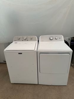 Washer and dryer laundry set