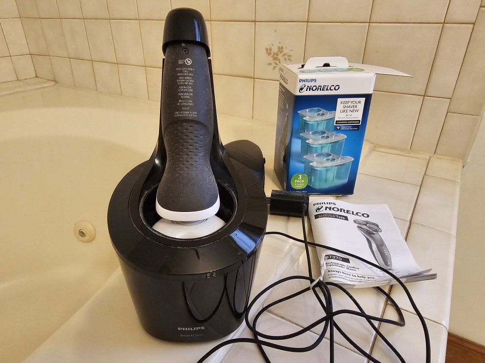 Philips Norelco Shaver 7370 Wet & dry electric shaver