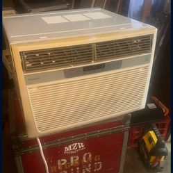 Frigidaire AC 25,000BTU