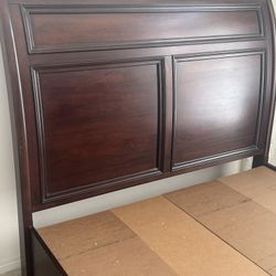 Queen Woden Bed Frame 
