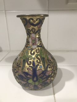 Mini oriental vase , collectible item