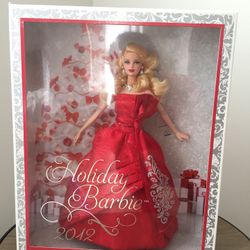 Holiday Barbie 2012 ❤️