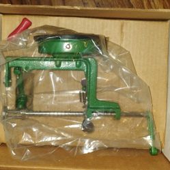 Apple  Parer  Corer  & Slicer