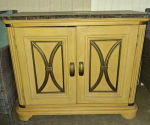 dresser and two night stands
