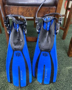 New swimming fins