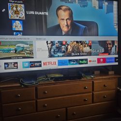 SAMSUNG TV 75"SMART TV 6 SERIES IN EXCELLENT CONDITIONS SEMI NEW WITHOUT DAMAGE TO SCREEN AND THIN SCREEN INCLUDES ORIGINAL POWER AND CONTROL CABLE AN