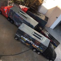 Collectible Big Rigs With Collectible Hot Wheels And Others 