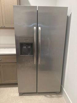 Frigidaire FRSS2623ASD Side-by-Side Refrigerator – Like New, Stainless Steel - Houston, TX