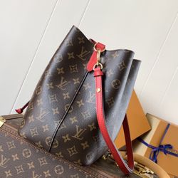Burgundy handbag(179)17