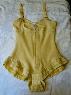 YIANNA Beige Body Shaper Shapewear – Size M 🤎✨