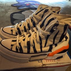 Size 6 Women. Talla 6 Mujer Converse