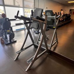 Cybex Vertical Knee Raise in Great Condition. Commercial Gym Equipment. 