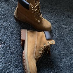 Timberland Boots Size Youth 4  OBO