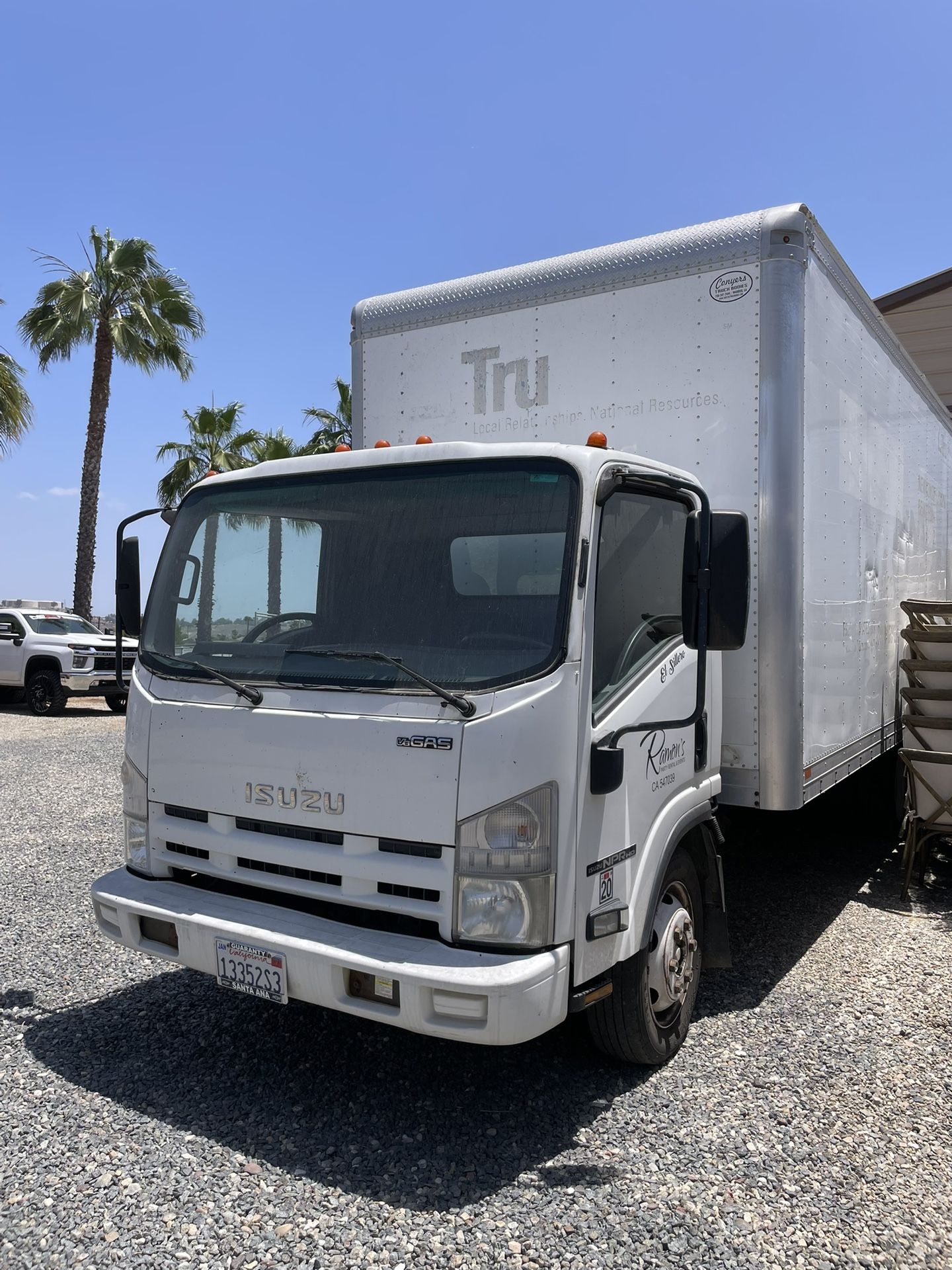2009 Isuzu box truck 