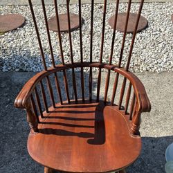 Wood Rocking Chair 