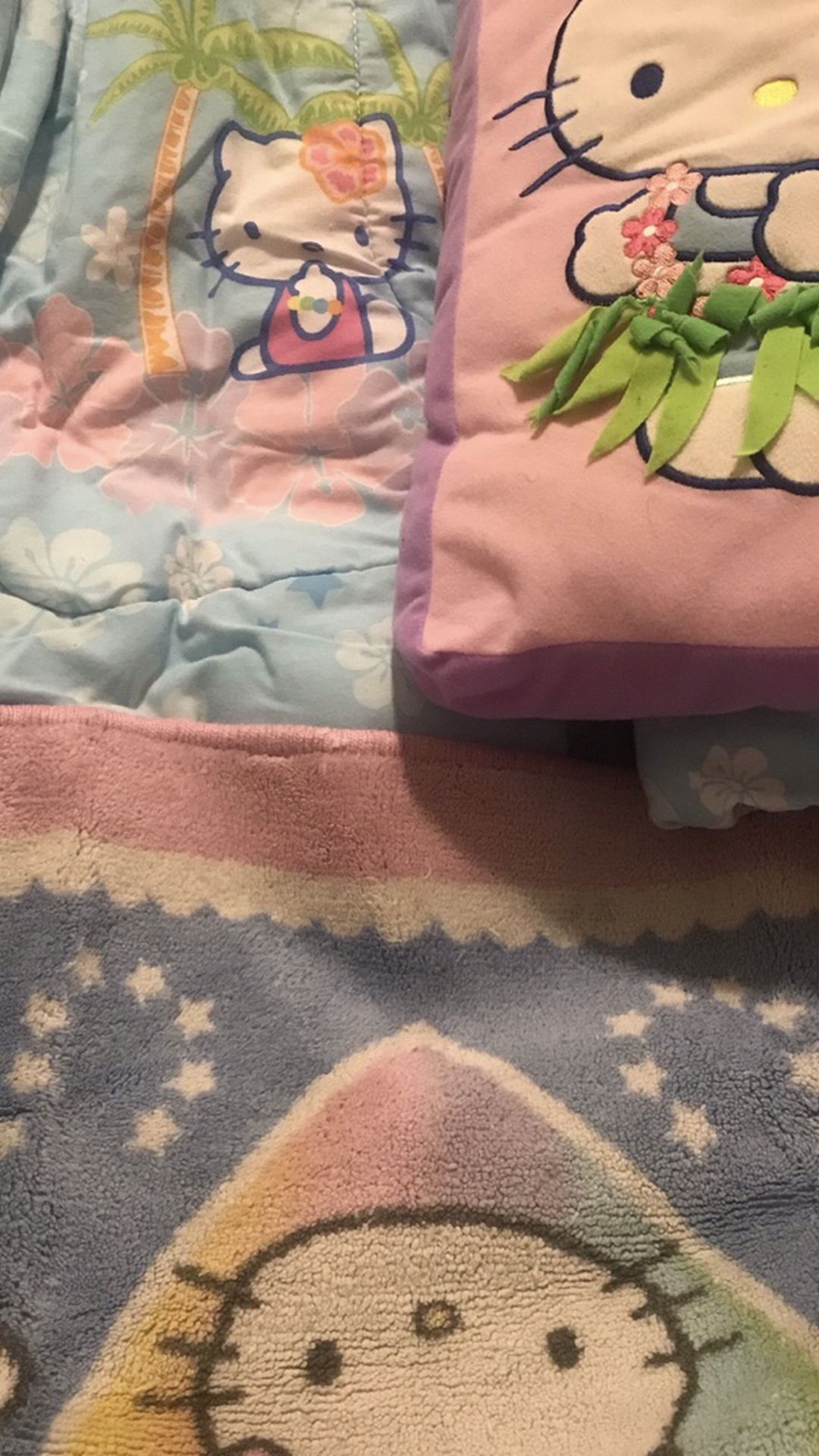 Hello Kitty Comforter Set Twin (2)