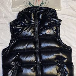 MONCLER VEST (BLACK)