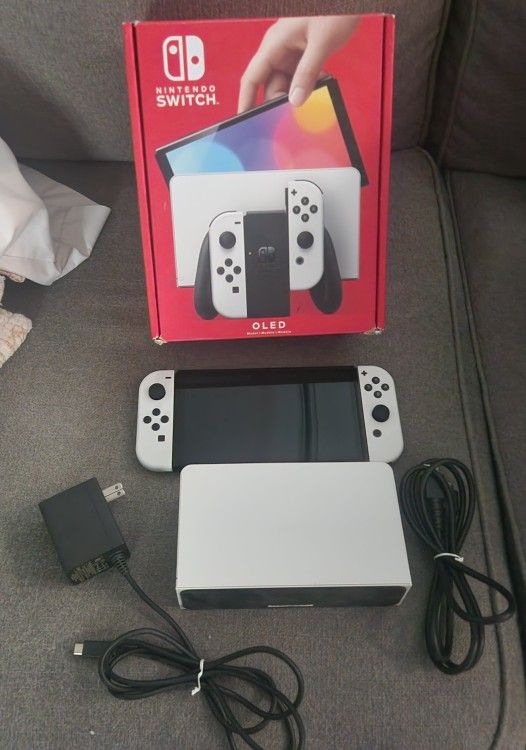 Nintendo Switch OLED (White)