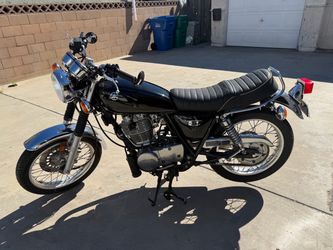 Yamaha SR400 Motorcycle