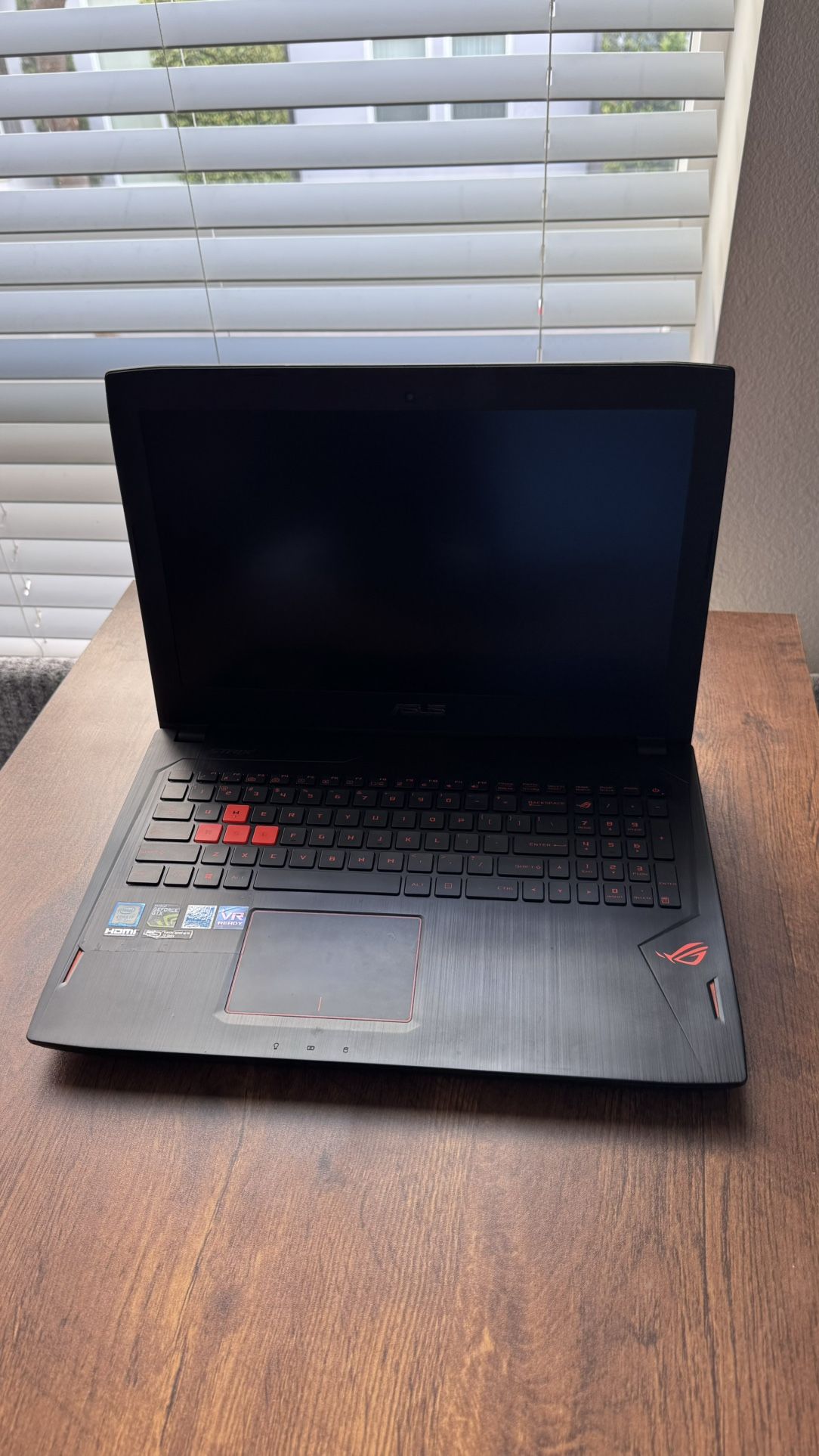 ASUS ROG Strix Gaming Laptop – Intel i7, GTX 1070, 16GB RAM, 1TB Samsung SSD – Good Condition