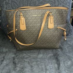 Michael Kors Tote