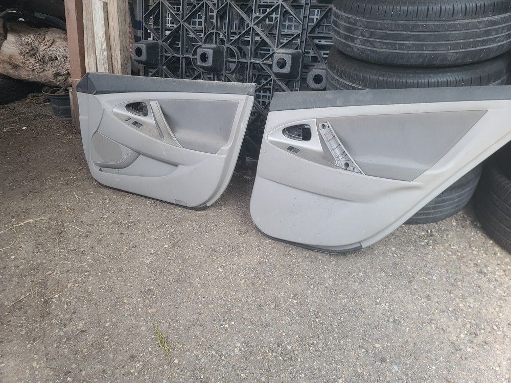 Vendo 2 paneles de lado de la novia son los 2 D e Toyota Camery Le Del 2007 Hasta El 2011