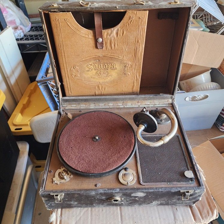 Antique Sonora Phonograph
