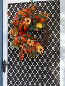 Handmade 18 inch fall grapevine wreath 🍃
