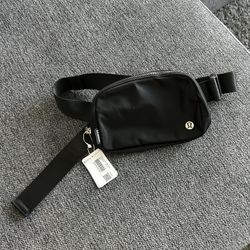 Lululemon Everywhere Belt Bag Black