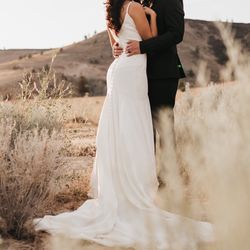 Simple & Elegant Wedding Dress