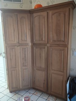Kitchen and pantry cabinet set with custom molding