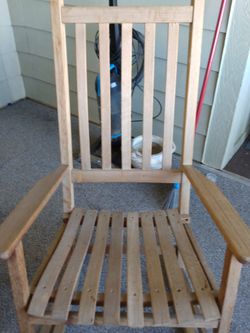 Vtg Wood 🪵 Rocking Chair 