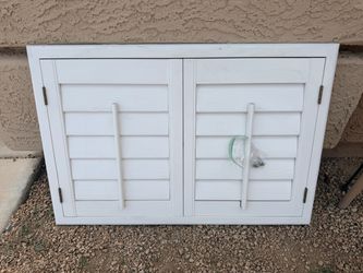 White Wood Plantation Shutters with Frame (LxWxH: 21.875” x 33.625” x 1.375”)