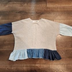 Pulida Size XL crewneck sweatshirt with mismatched denim and chambray fabric sleeves , good condition 