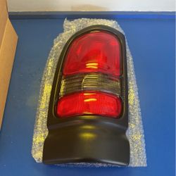 ‘94-‘02 Dodge Ram Tail Light.