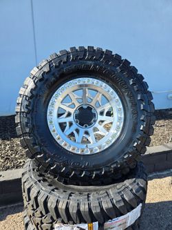 17" LOCK rims w/ 35x12.50R17 Toyo MT Open Country