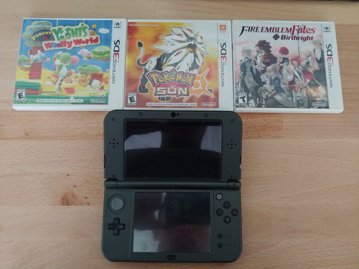 New Nintendo 3ds lx black with 3 games