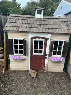 Free Playhouse
