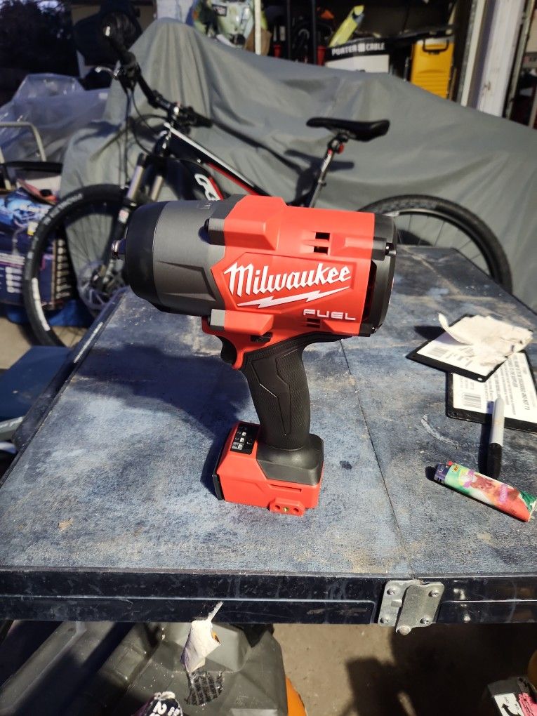 Black Friday
Milwaukee
M18 FUEL 18V Lithium-Ion Brushless Cordless 1/2 in. Impact Wrench with Friction Ring (Tool-Only)
Store PRICE 299$