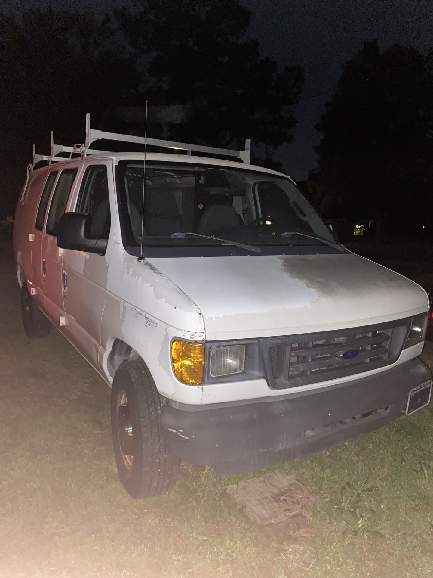 2005 Ford E-250