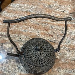 Tea kettle