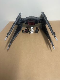 Lego Star Wars Kylo Ren’s TIE Fighter 75179