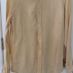 Banana Republic button up shirt. Long sleeve style. Size M. Great for casual wear.